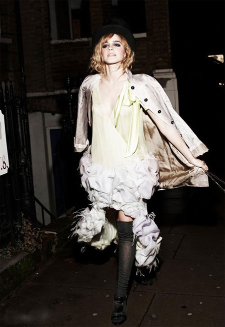 Sao teen Emma Watson “quậy” trên Vogue - 8