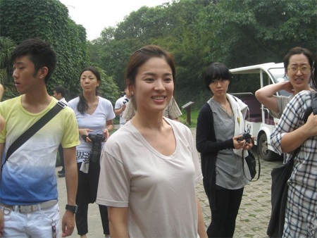“Cận cảnh” Song Hye Kyo xinh đẹp tại Bắc Kinh - 18 “Cận cảnh” Song Hye Kyo xinh đẹp tại Bắc Kinh - 18