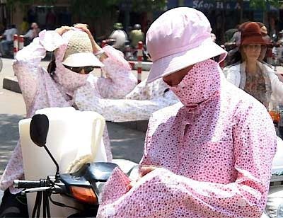 Miền Bắc hứng chịu đợt nắng gay gắt nhất từ đầu hè - 1 Miền Bắc hứng chịu đợt nắng gay gắt nhất từ đầu hè - 1