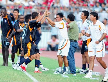 Ông Vương Tiến Dũng về “đòi nợ” Thể Công - 2 Ông Vương Tiến Dũng về “đòi nợ” Thể Công - 2