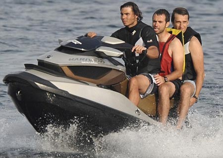 Nadal vui vẻ với bạn gái trên biển - 5