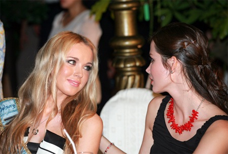 Các hoa hậu “đọ sắc” tại Gala Dinner Nha Trang - 11