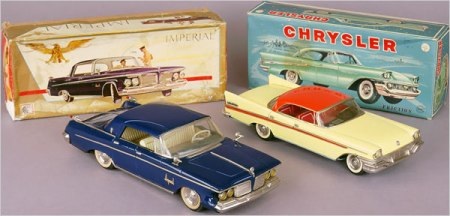 Đôi vợ chồng già và bộ sưu tập ô tô đồ chơi đáng nể - 3