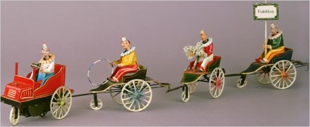 Đôi vợ chồng già và bộ sưu tập ô tô đồ chơi đáng nể - 8