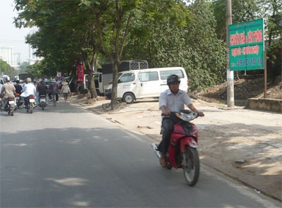 Người Hà Nội “giành nhau” từng bóng mát - 3