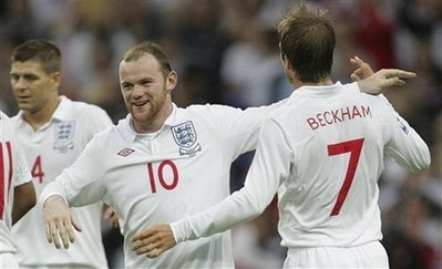 "Sư tử Anh" và "Gấu Nga" cùng thắng tưng bừng - 1 "Sư tử Anh" và "Gấu Nga" cùng thắng tưng bừng - 1