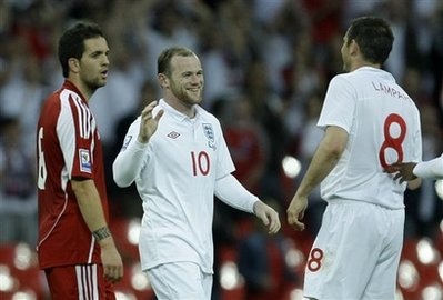 "Sư tử Anh" và "Gấu Nga" cùng thắng tưng bừng - 2 "Sư tử Anh" và "Gấu Nga" cùng thắng tưng bừng - 2