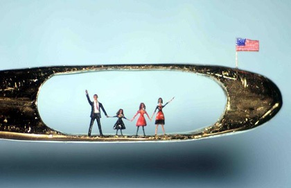 Chùm ảnh: Những nhân vật nổi tiếng trong lỗ kim - 1