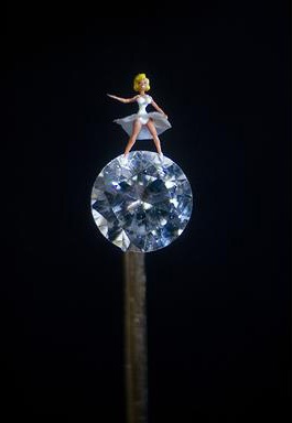 Chùm ảnh: Những nhân vật nổi tiếng trong lỗ kim - 10