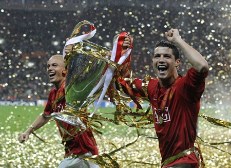 Khoảnh khắc trầm bổng Ronaldo tại Quỷ đỏ MU - 12
