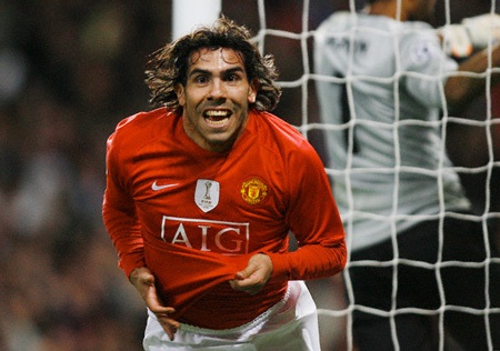 Chelsea muốn “nẫng” Tevez trên tay Man City - 1