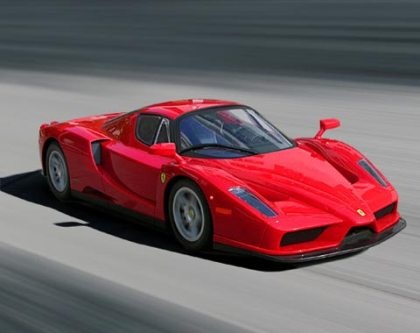 Một chiếc Ferrari Enzo cháy thành than - 1