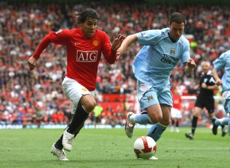 Man “xanh” chào mời Tevez lương “khủng” - 1 Man “xanh” chào mời Tevez lương “khủng” - 1