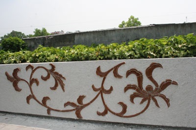 Ngắm kiệt tác gốm sứ trên đê sông Hồng - 14