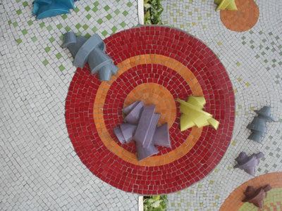 Ngắm kiệt tác gốm sứ trên đê sông Hồng - 6