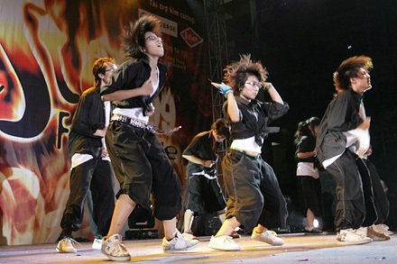 Sinh viên Ngoại thương - “Những bước nhảy nóng” - 10