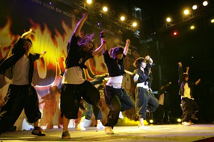 Sinh viên Ngoại thương - “Những bước nhảy nóng” - 9