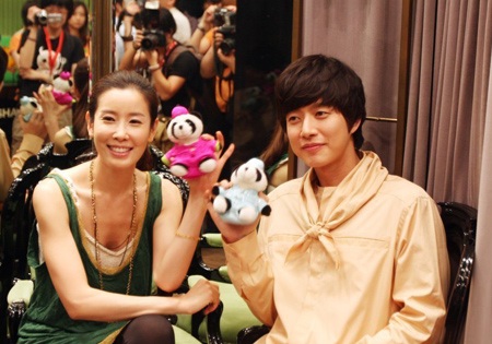 Cặp đôi đẹp nhất “Những nàng công chúa nổi tiếng” tới Trung Quốc - 2