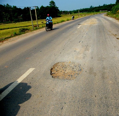 Quốc lộ chưa xong đã… hỏng - 3