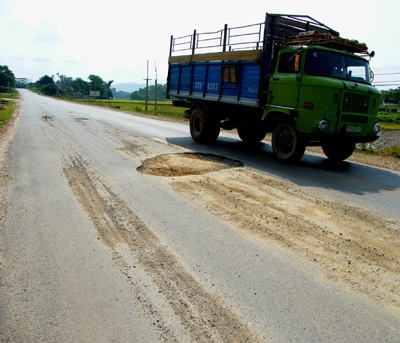 Quốc lộ chưa xong đã… hỏng - 5