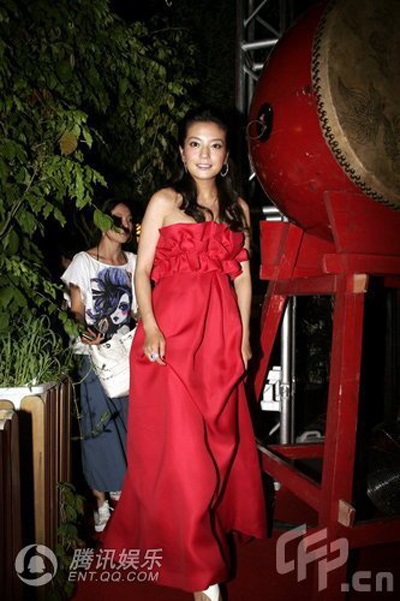 Triệu Vy: “Với tôi, tình yêu là thứ cần có” - 5