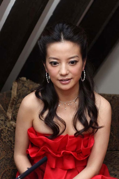 Triệu Vy: “Với tôi, tình yêu là thứ cần có” - 6