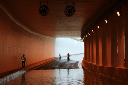 Hầm đường bộ hiện đại nhất Việt Nam thành “bể bơi” - 1 Hầm đường bộ hiện đại nhất Việt Nam thành “bể bơi” - 1