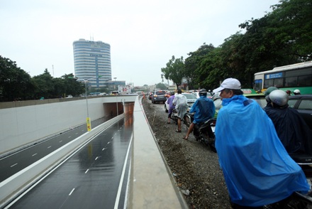 Hầm đường bộ hiện đại nhất Việt Nam thành “bể bơi” - 5 Hầm đường bộ hiện đại nhất Việt Nam thành “bể bơi” - 5