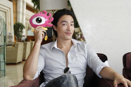 Daniel Henney muốn “cặp” với Chương Tử Di - 5 Daniel Henney muốn “cặp” với Chương Tử Di - 5