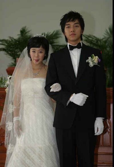 Nhiều người muốn được giống “rể út” Lee Seung Gi - 2 Nhiều người muốn được giống “rể út” Lee Seung Gi - 2