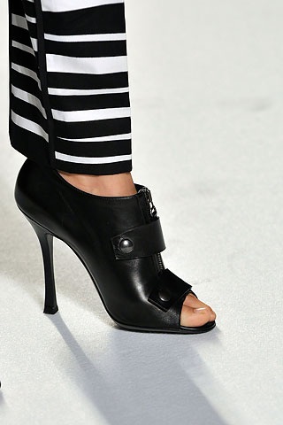 BST giày dép của Narciso Rodriguez và Yves Saint Laurent - 21 BST giày dép của Narciso Rodriguez và Yves Saint Laurent - 21