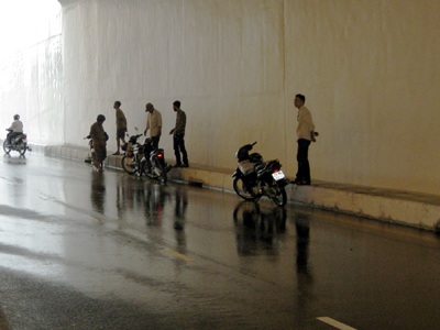 Hầm đường bộ hiện đại nhất Việt Nam thành “bể bơi” - 12 Hầm đường bộ hiện đại nhất Việt Nam thành “bể bơi” - 12