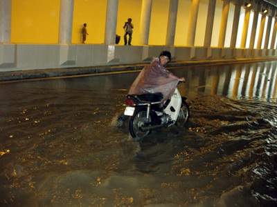 Hầm đường bộ hiện đại nhất Việt Nam thành “bể bơi” - 15 Hầm đường bộ hiện đại nhất Việt Nam thành “bể bơi” - 15