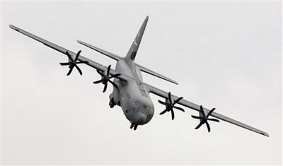 Chùm ảnh: Các phi cơ tối tân hội tụ trong triển lãm hàng không Pháp - 4