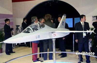 Chùm ảnh: Các phi cơ tối tân hội tụ trong triển lãm hàng không Pháp - 8