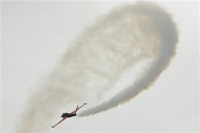 Chùm ảnh: Các phi cơ tối tân hội tụ trong triển lãm hàng không Pháp - 11