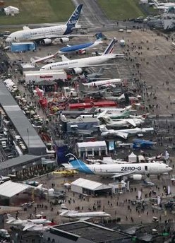 Chùm ảnh: Các phi cơ tối tân hội tụ trong triển lãm hàng không Pháp - 2