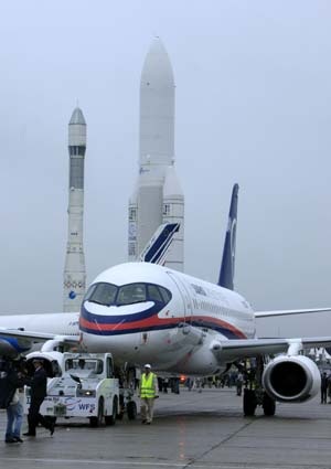 Chùm ảnh: Các phi cơ tối tân hội tụ trong triển lãm hàng không Pháp - 10