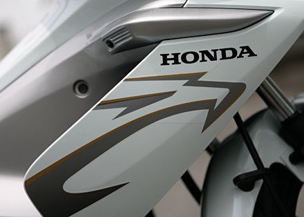 Air Blade FI - Nhiều cải tiến - 2