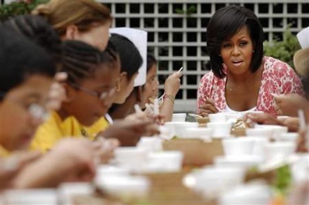 Chùm ảnh: Đệ nhất phu nhân Mỹ thu hoạch “vụ mùa” đầu tiên ở Nhà Trắng - 12