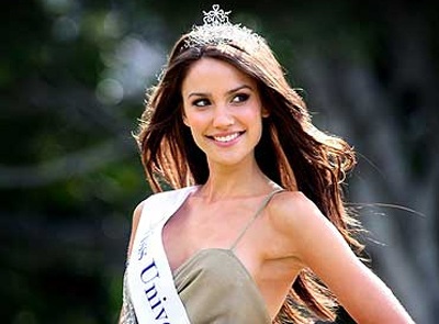 Hoa hậu Úc không bị tước vương miện - 1