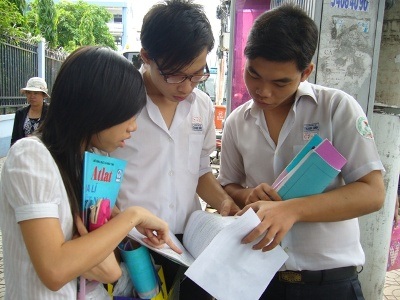 Nhiều tỉnh phía Nam công bố kết quả tốt nghiệp - 1 Nhiều tỉnh phía Nam công bố kết quả tốt nghiệp - 1