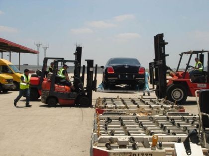 Quy trình đưa một chiếc Bentley lên máy bay - 6