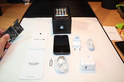 “Mổ xẻ” iPhone 3G S - 2