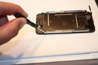 “Mổ xẻ” iPhone 3G S - 6