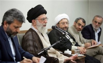 Lãnh tụ tối cao Iran ủng hộ kết quả bầu cử - 1