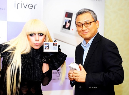 Khán giả trẻ Hàn Quốc “phát cuồng” vì Lady GaGa - 6 Khán giả trẻ Hàn Quốc “phát cuồng” vì Lady GaGa - 6