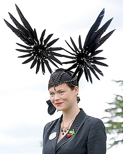 Những chiếc mũ ấn tượng trong ngày hội Royal Ascot - 20 Những chiếc mũ ấn tượng trong ngày hội Royal Ascot - 20