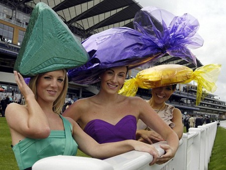 Những chiếc mũ ấn tượng trong ngày hội Royal Ascot - 37 Những chiếc mũ ấn tượng trong ngày hội Royal Ascot - 37