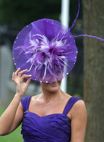 Những chiếc mũ ấn tượng trong ngày hội Royal Ascot - 14 Những chiếc mũ ấn tượng trong ngày hội Royal Ascot - 14